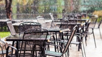 Poor weather contributes to double-digit drop in restaurant spend in July